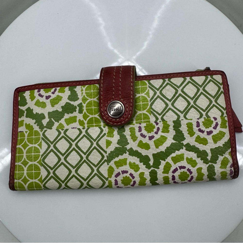 Fossil Wallet Green Geometric & Floral w Burgundy Leather Trim, Snap Closure